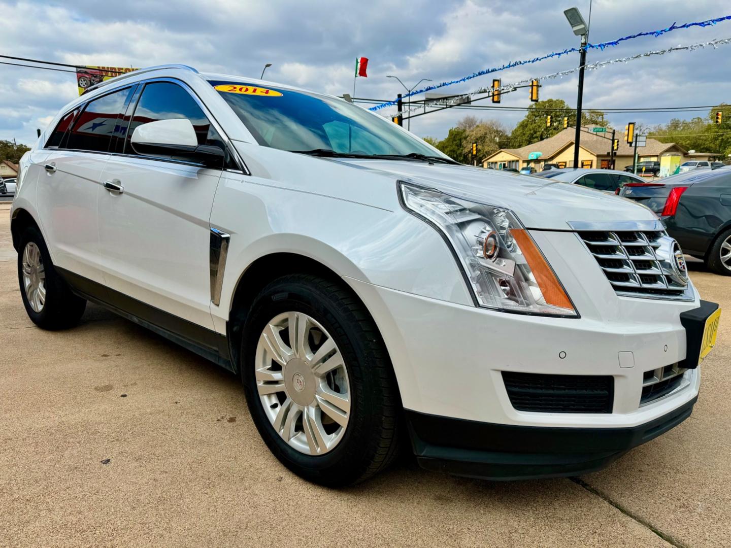 2014 WHITE CADILLAC SRX LUXURY (3GYFNBE34ES) , located at 5900 E. Lancaster Ave., Fort Worth, TX, 76112, (817) 457-5456, 0.000000, 0.000000 - Photo#8